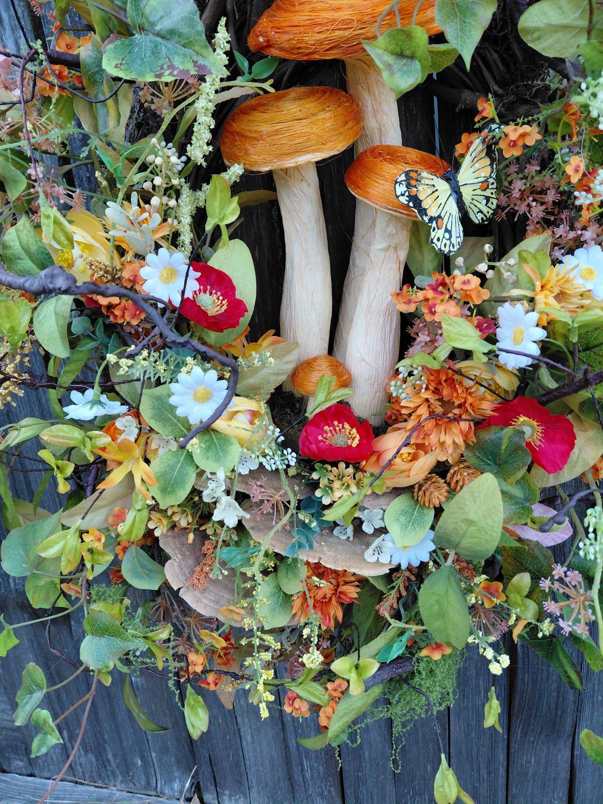Garden Mushroom Oval Grapevine
